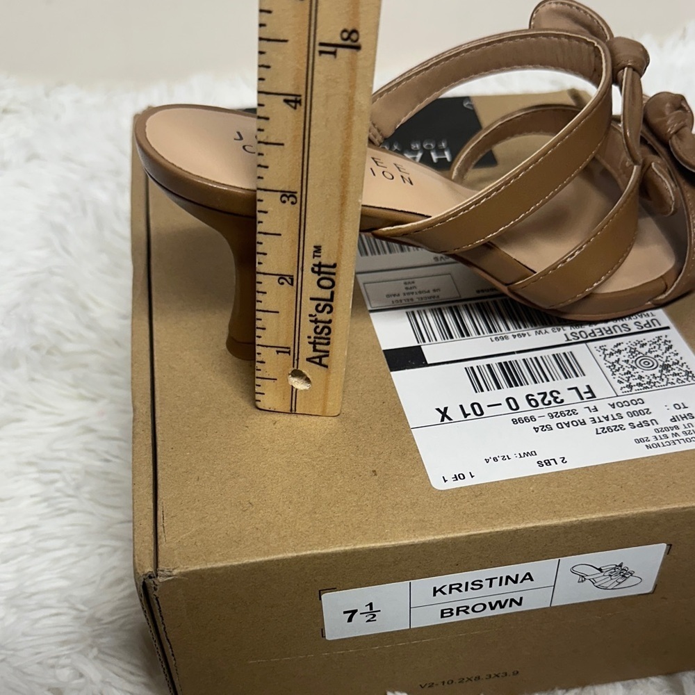 Journee Collection Tan Bow Sandals - Picture 9 of 10